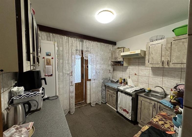 Apartament 3 camere decomandat etajul 3/4- Frumoasa - 4