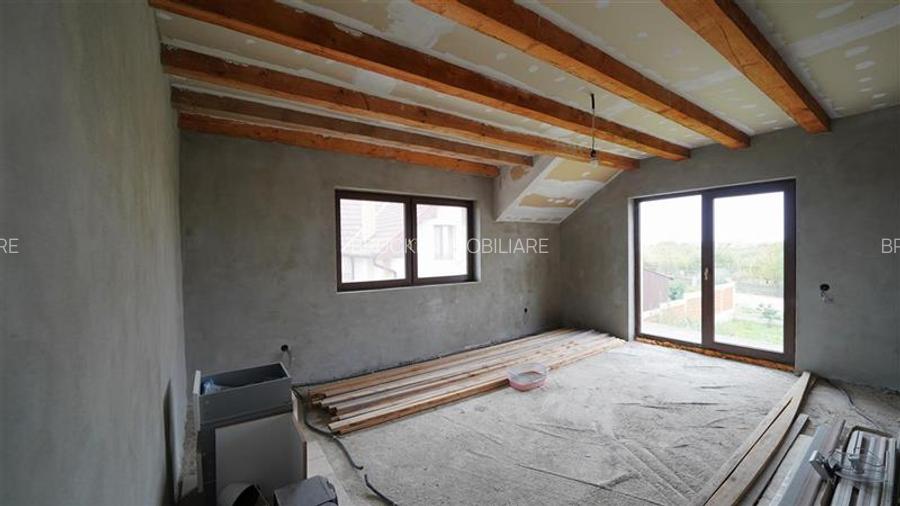 Sanmartin - Vila cu 3 apartamente si potential de inchiriere - 11
