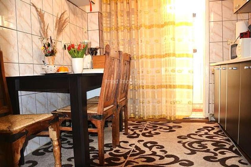 3 Camere, decomandat, parter+curte privata! Vanzare apartament in Targoviste - M - 8