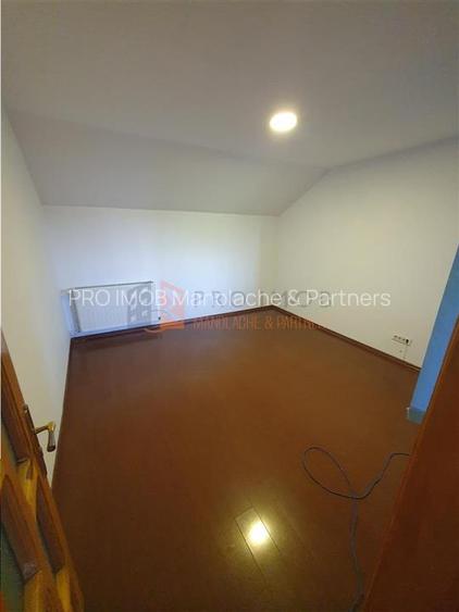 EXCLUSIVITATE! Casa cu teren si garaj in cartierul Mihai Viteazu - 3