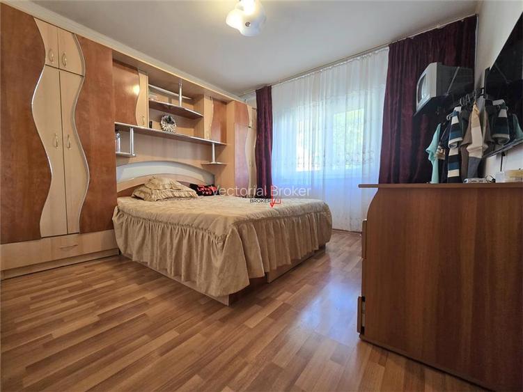 Apartament decomandat la etaj 2/4 Colentina Marior V.Bacila - 5