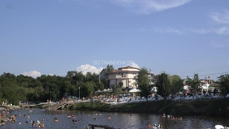 AFACERE LA CHEIE - Complexul turistic in incinta lacurilor Ocna Sibiului - 2