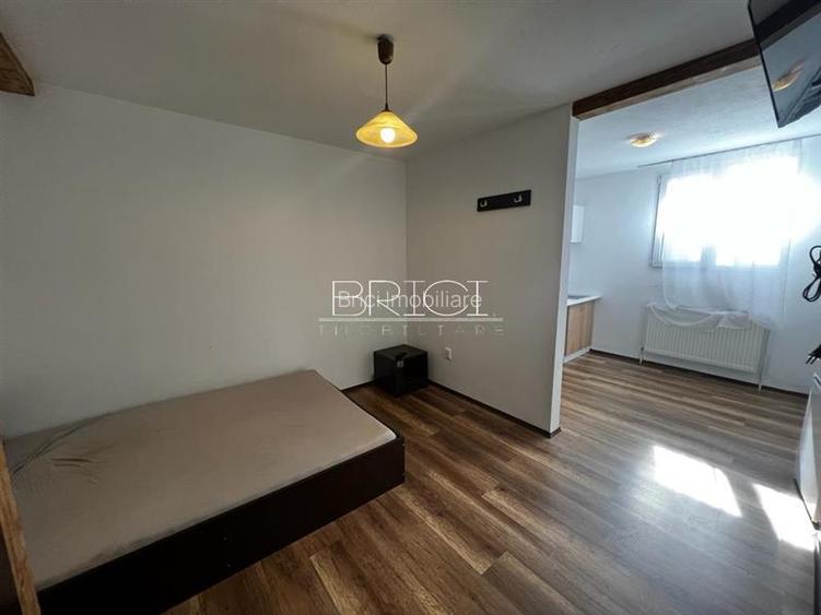 Garsoniera, cu Terasa, Parcare in strada, zona Grivitei - 2