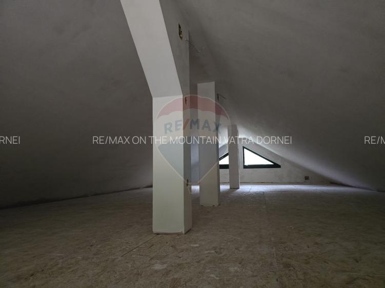 Casă / Vilă cu 7 camere de vânzare - 2