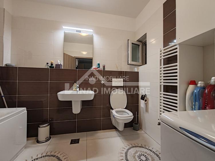 Apartament cu 3 camere, 2, bai, balcon si terasa, Str. Constanta - 11