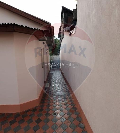 Casă cu două corpuri, ideală pentru firmă, Vitan - 5