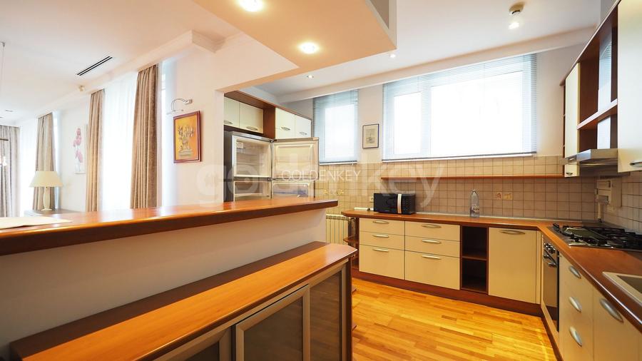 Apartament spatios cu 4 camere | mobilat | vedere libera | 2 garaje - 6