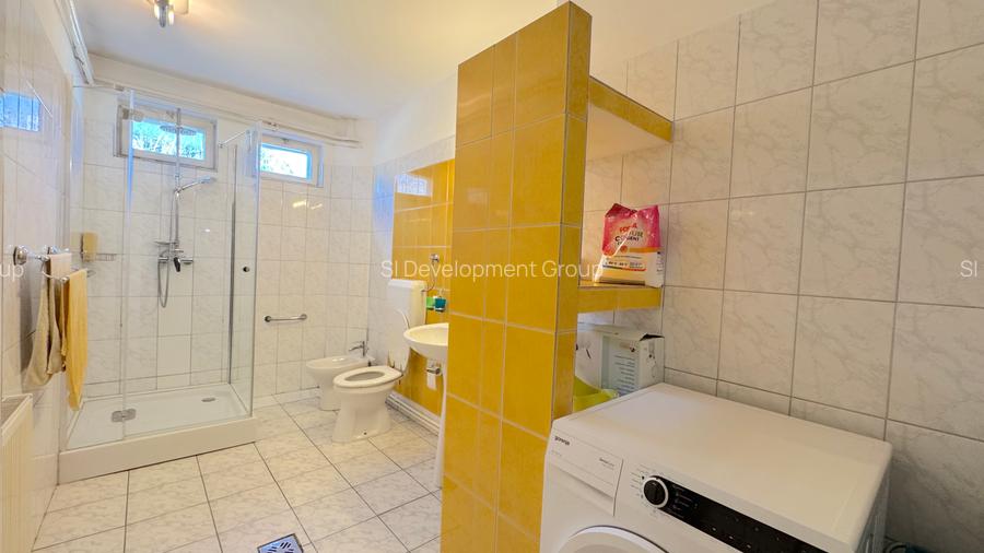 Casa Individuala - 10 Camere - Teren 990 MP - 288 MP utili - Gradina & Anexe - 9