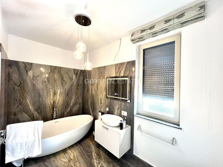 Proprietate deosebita suprafete generoase 580 mp teren 2076 mp - 15