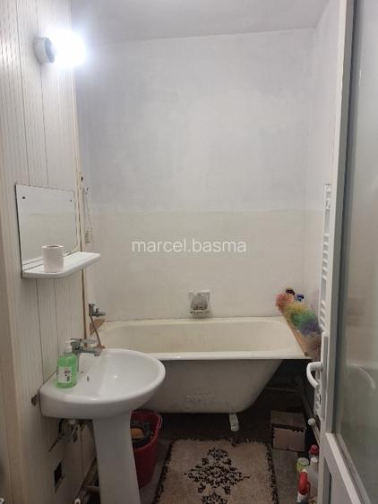 VAND APART.3 CAMERE,SEMIDECOMANDAT,CT - 7