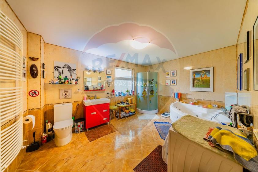 Vilă cu 4 camere de vânzare 921 mp zona Subcetate,Arad - 24