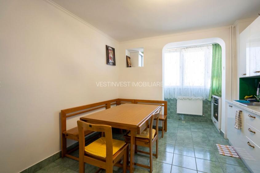 Apartament 3 camere, 2 bai, Nufarul , etaj intermediar - 6