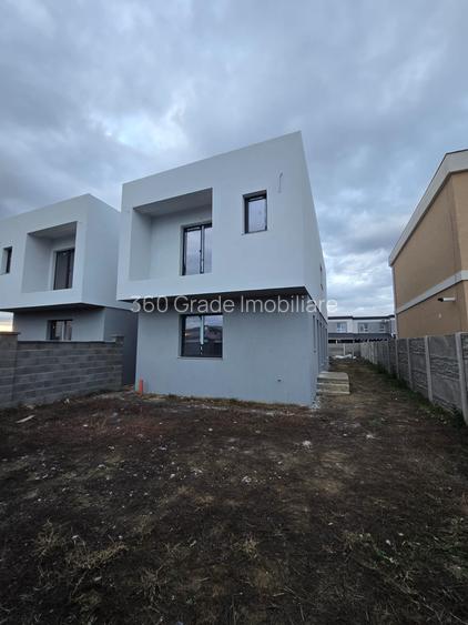 Duplex despartit prin camera tehnica M. Noua - 2