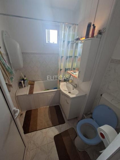 Apartament cu 3 camere decomandat, etaj 6/10, zona Alexandru cel Bun - 6