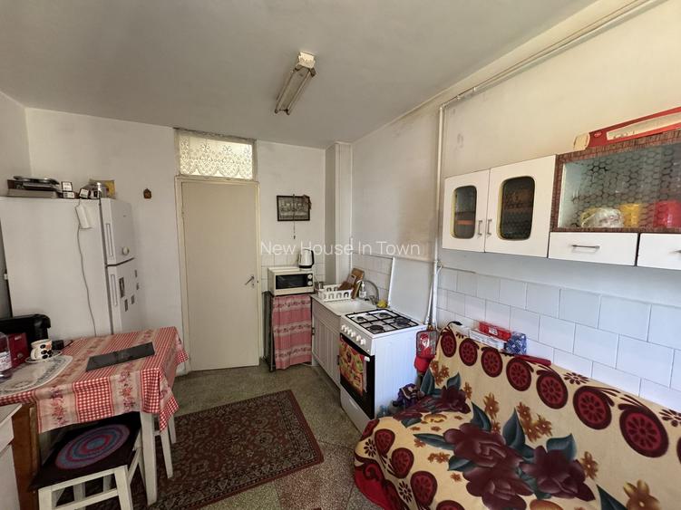 Apartament decomandat cu 3 camere in Centrul Civic, strada Mihai Viteazul - 8
