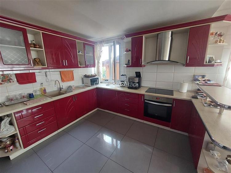 Casa cu 10 camere pentru pensiune sau locuit - 5