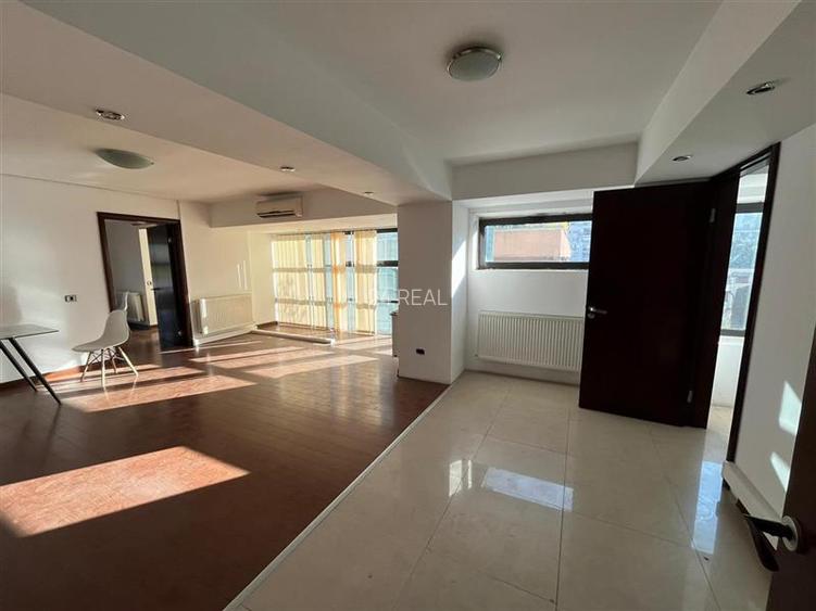 Birouri de inchiriat  de la 120 mp - mentenanta inclusa - 13