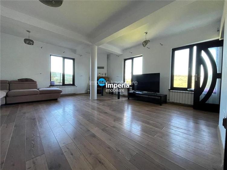 Casa tip duplex de inchiriat ,550 mp curte,piscina,beci,foisor Rediu Breazu - 6