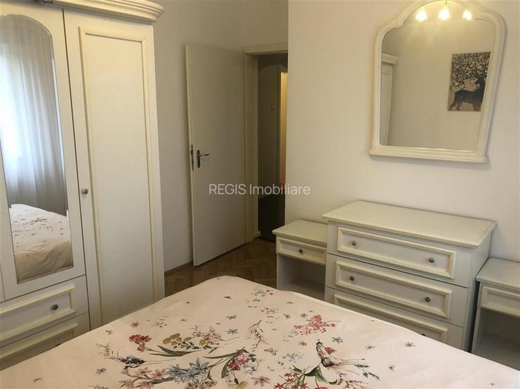 Apartament  4  Camere Centru, 2 locuri parcare in bloc tip vila - 4