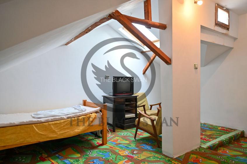 Casa cu 7 camere de vanzare | Zona Centrala, Baicoi | Comision 0% - 10