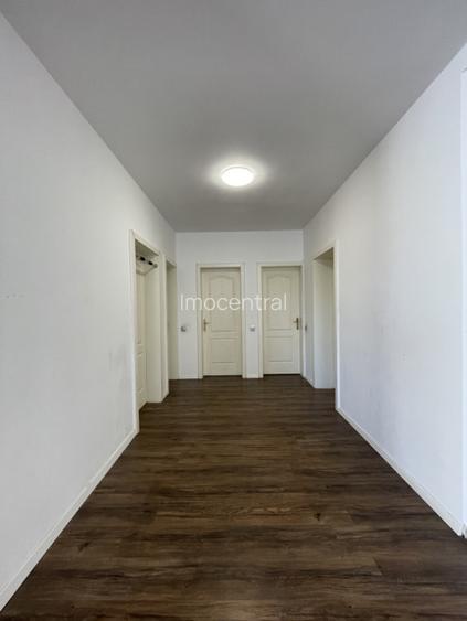Apartament 4 camere, 2 balcoane, garaj si boxa pe str. Cometei - 4