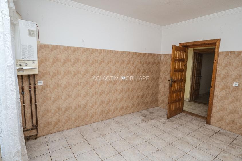 Oportunitate Exclusivă de Investiție în Câmpina Muscel Vila 12+ camere 750 mp - 21