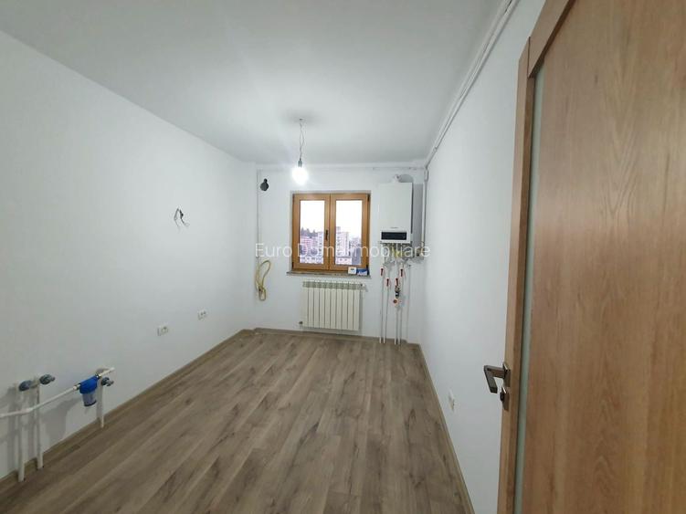 Apartament decomandat cu 3 camere, 66 mp., Calea București - 5