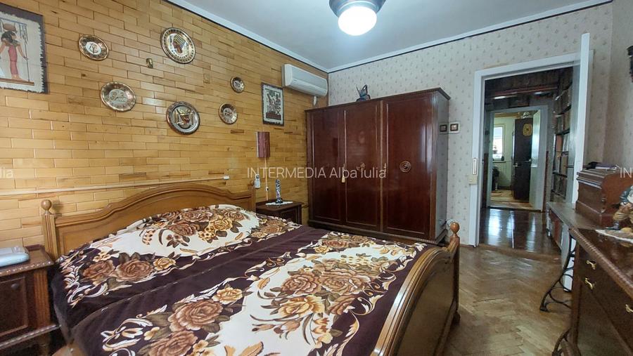 Apartament 3 camere Decomandate 76 mp parter inalt cu 2 Bai Balcon CETATE Piata - 3