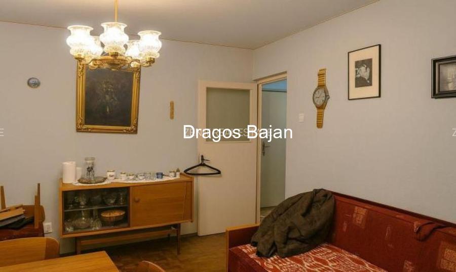 Sala Palatului // vedere spate // balcon - 18