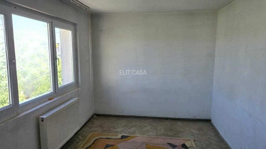 Apartament 3 camere, zona Podu Ros - 2