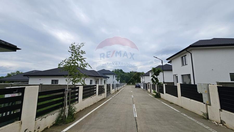 Vilă de lux cu 5 camere de vânzare in Ipotesti, Suceava - 3