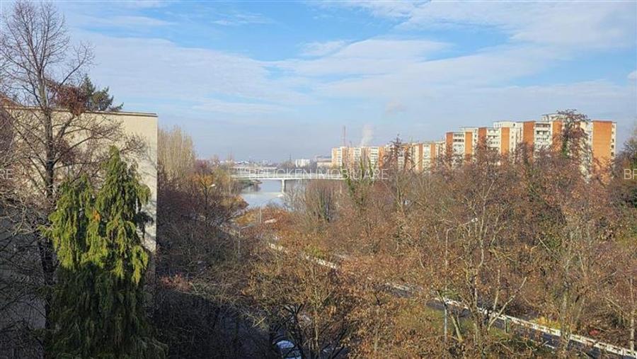 Apartament 4 camere | 76 mp utili | Etaj IV | Vedere spre Cris - 9