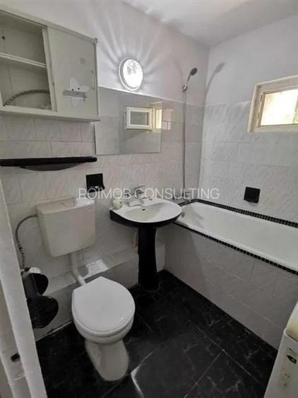 Piata Minis, 2 camere, 3/10, bloc 1984 - 5