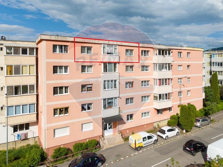 2 camere cu priveliste superba. Sacele - 19