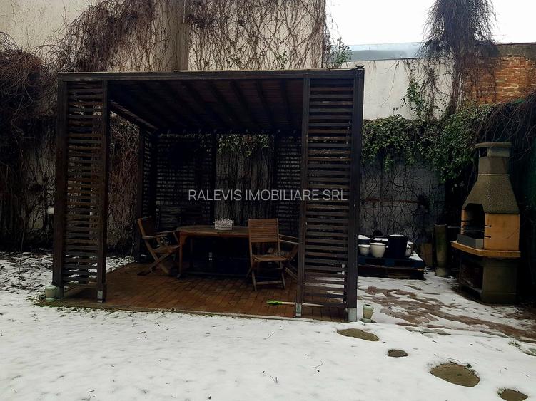 Vila individuala, curte amenajata, parcare, pentru locuinta sau birou, sector 1 - 20