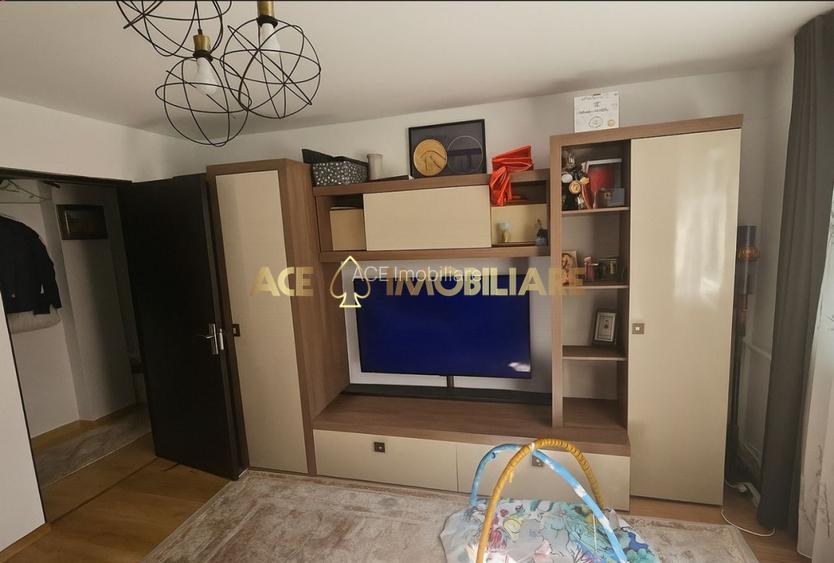 3 Camere de vanzare | Domenii | Metrou  1 Mai | Centrala Proprie - 5