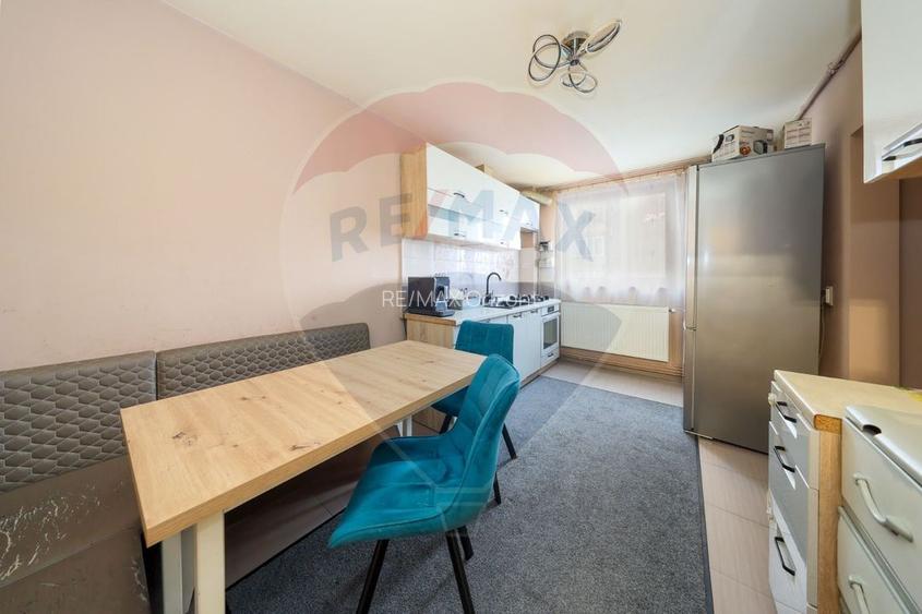 Apartament cu 3 camere de vânzare în zona Vlahuta - 8