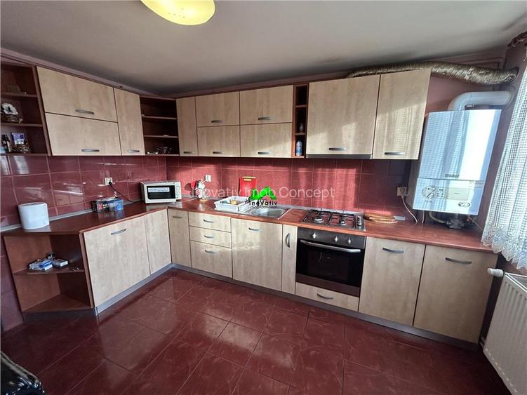 Apartament de vanzare 4 camere 2 bai Sibiu Turnisor - 2