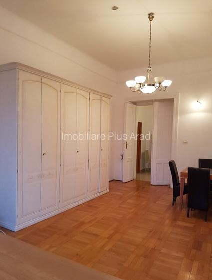 Vand apartament la casa 2 camere central Piata Catedralei - 3