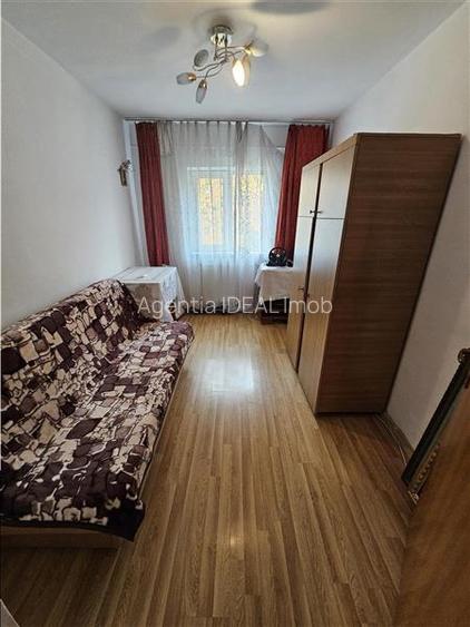 Apartament 3 Camere Decomandate Zona Mioritei - 4