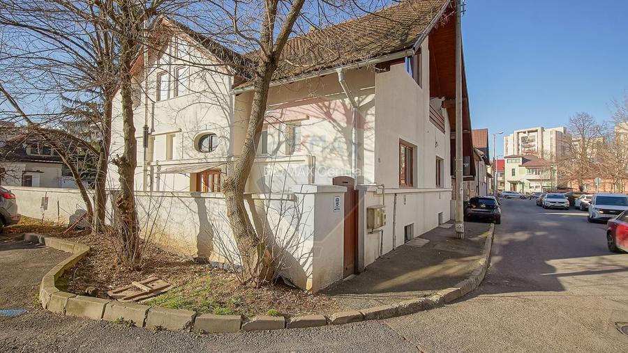 Casă / Vilă cu 9 camere de închiriat în zona Centrul Civic! - 2