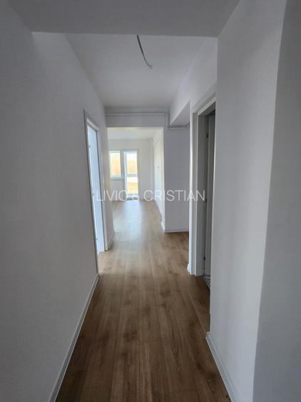 Decomandat 3 camere bloc nou et 3 Comision 0% - 5