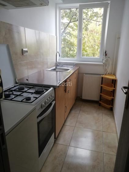 Proprietar inchriez apartament cu 3 camere, zona Dacia 320 euro - 3