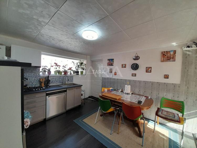 Se vinde casa in Apahida zona bună ! - 2