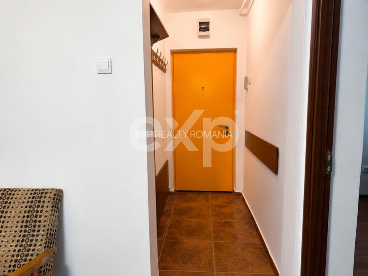 Apartament cu 3 camere decomandat de vânzare, etaj 1-Zona Cornișa - 9