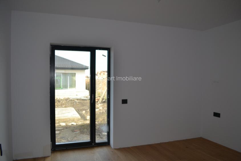 Casa single 4 camere, 110 MP + 500mp teren Stupini - 11