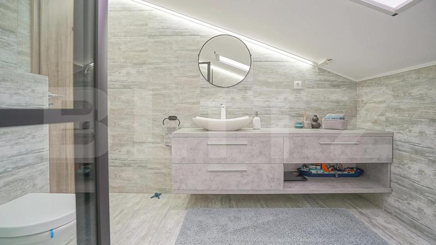 Apartament/Penthouse 4 camere, 140 mp, zona Florilor-Rasnov