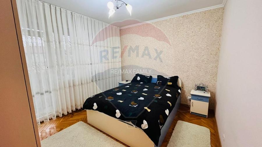 Apartament cu 3 camere de vânzare în zona Rogerius - 12