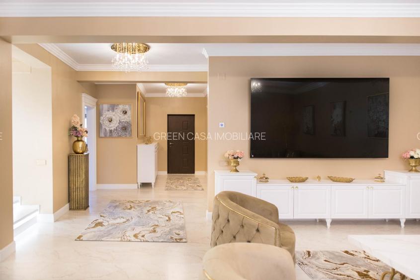 Casă superfinisată, complet mobilată, cu piscină încălzită – 5 camere, 5 băi - 13