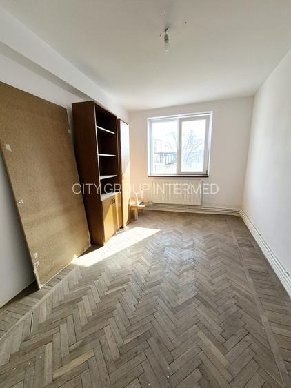 Piata Ovidiu - Catedrala - 3 camere decomandate - 4